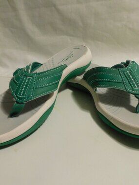 Womens Clarks Cloudstepper Sandals  SZ 8 NWOT